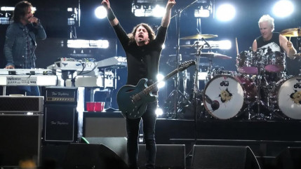 Foo Fighters sort enfin un nouveau single et rend hommage au défunt Taylor Hawkins Foo Fighters sort enfin un nouveau single et rend hommage au défunt Taylor Hawkins