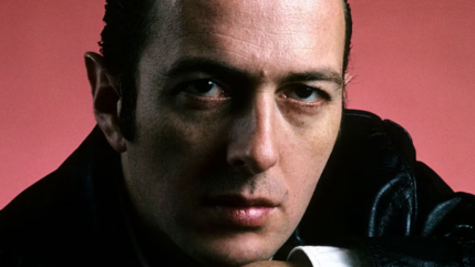 Joe Strummer : Comment une enfance difficile a influenc&eacute; la cr&eacute;ativit&eacute; du leader de The Clash