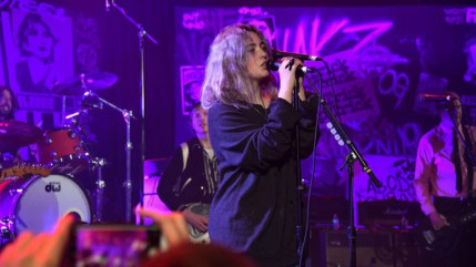 La fille de Dave Grohl, Violet vient de sortir son premier single "THUM"