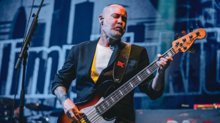 Limp Bizkit a publi&eacute; une vid&eacute;o en m&eacute;moire de Sam Rivers : &laquo; Il &eacute;tait le calme dans le chaos, l'&acirc;me de notre son. &raquo;