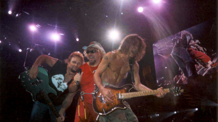 Michael Anthony, bassiste légendaire de Van Halen, revient sur son gros regret. Michael Anthony, bassiste légendaire de Van Halen, revient sur son gros regret.