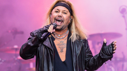 Mötley Crüe : Vince Neil enfin de retour sur scène après un an d'absence Mötley Crüe : Vince Neil enfin de retour sur scène après un an d'absence