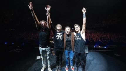 My Chemical Romance : le guitariste du groupe s'emporte et insulte Elon Musk ! My Chemical Romance : le guitariste du groupe s'emporte et insulte Elon Musk !