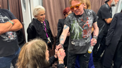 Ozzy Osbourne et Axl Rose se rencontrent pour la première fois au concert d'adieu !