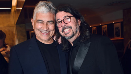 "Pat doit jouer avec nous" : pourquoi Dave Grohl consid&egrave;re Pat Smear comme indispensable aux Foo Fighters