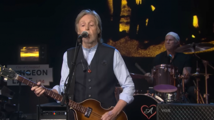 Paul McCartney fini avec brio la 51e saison de Saturday Night Live en musique ! Paul McCartney fini avec brio la 51e saison de Saturday Night Live en musique !