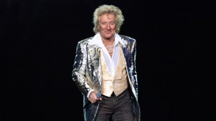 Rod Stewart fait un malaise et reçoit de l'oxygène sur scène ! Rod Stewart fait un malaise et reçoit de l'oxygène sur scène !
