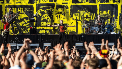 Sum 41 : intronisé au Panthéon de la musique canadienne avant la fin du groupe ! Sum 41 : intronisé au Panthéon de la musique canadienne avant la fin du groupe !