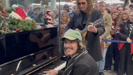 The Darkness : Les frères Hawkins font un concert surprise à Londres !