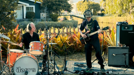 The Doors : Robby Krieger et John Densmore se r&eacute;unissent pour une nouvelle version de &laquo; Riders on the Storm &raquo;