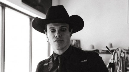 Yungblud rend hommage à Ozzy Osbourne en plein concert ! Yungblud rend hommage à Ozzy Osbourne en plein concert !