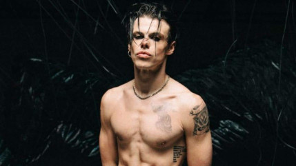 Yungblud vis&eacute; par une affaire de harc&egrave;lement : une fan recherch&eacute;e par la justice britannique